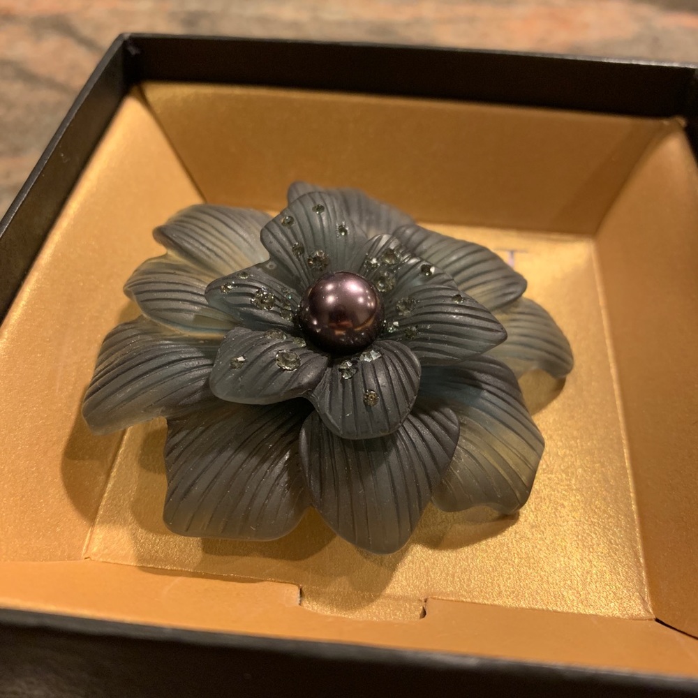 NEW MONET BLACK FLOWER JEWELRY BROOCH